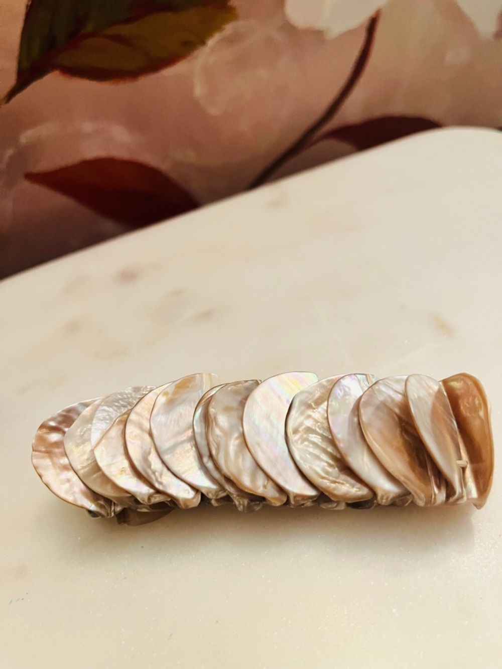 Vintage Mother-of-Pearl Shell Stretch Bracelet in Brown & Beige (7”) - Picture 5 of 7